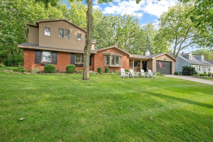 Property Photo:  1949 N Carriage Lane  OH 43452 