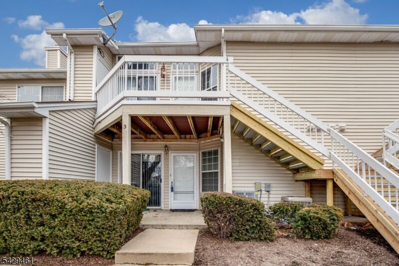 Property Photo:  3 Sage Court  NJ 07921 