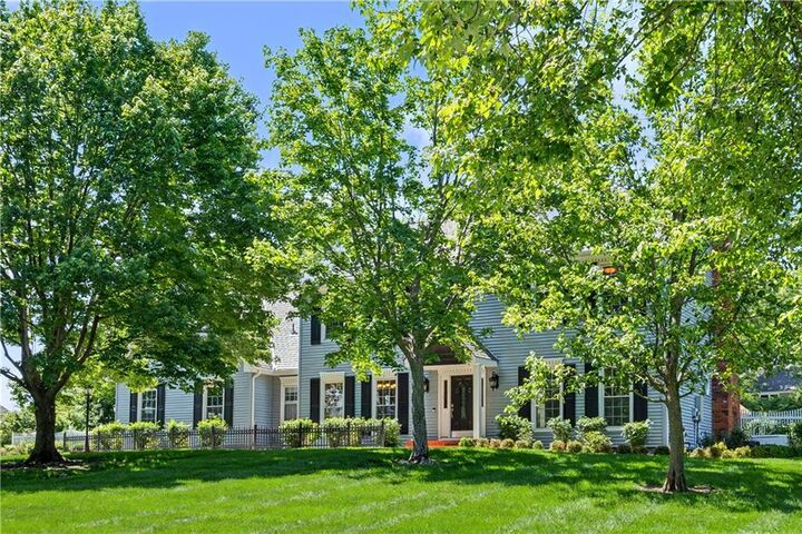 Property Photo:  3104 S Victoria Lane  MO 64015 