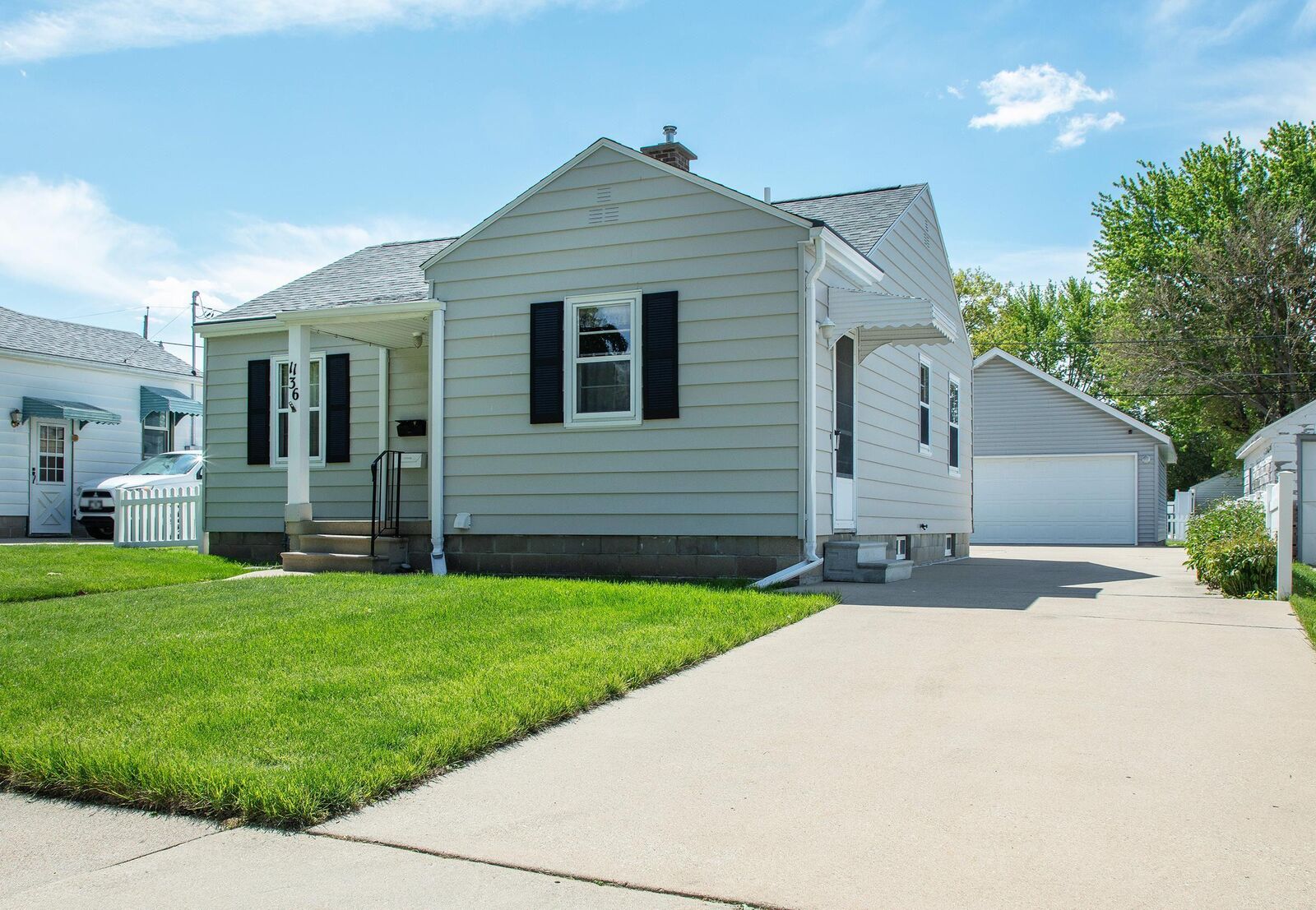 Property Photo:  1136 Cornwall Ave  IA 50702 