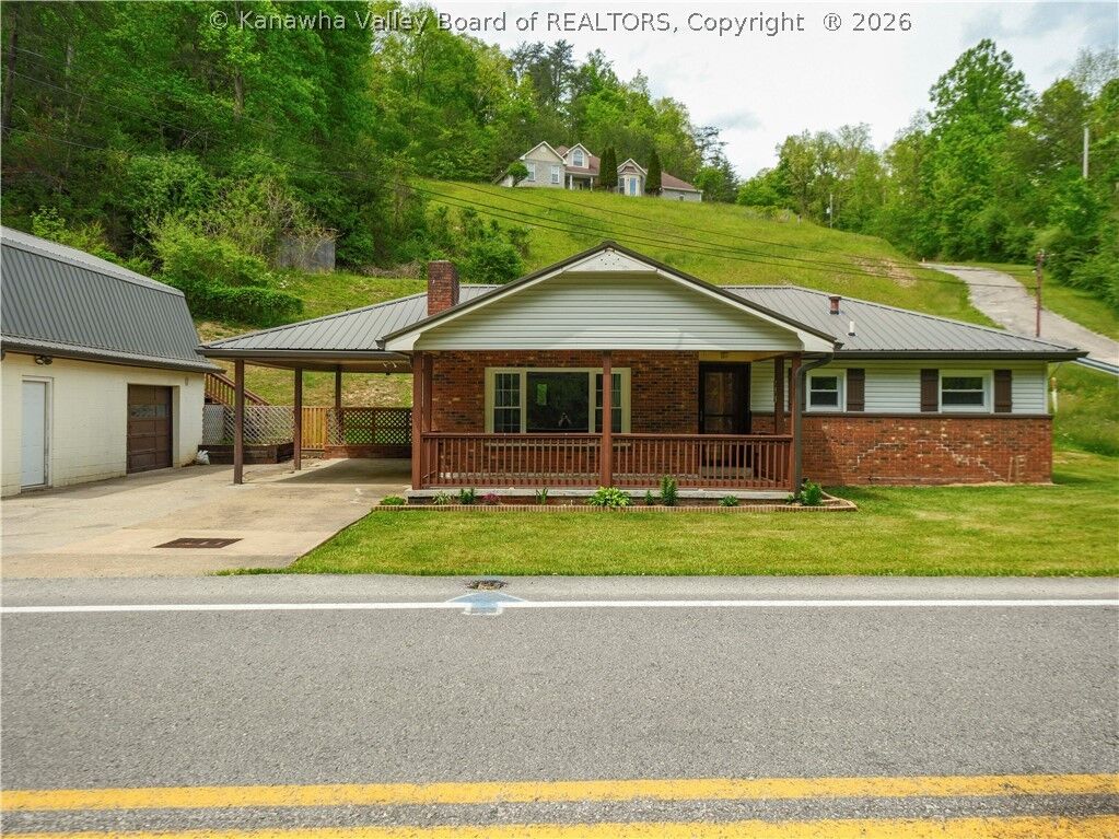 Property Photo:  1525 Thorofare Road  WV 25045 