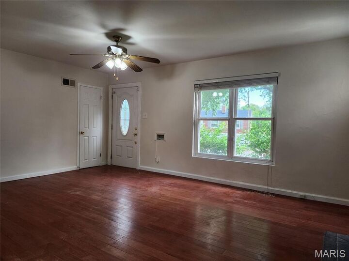Property Photo: 8137 Vardaman Drive MO 63130
