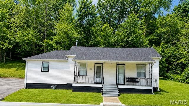 Property Photo:  207 N 1st Street  MO 63764 