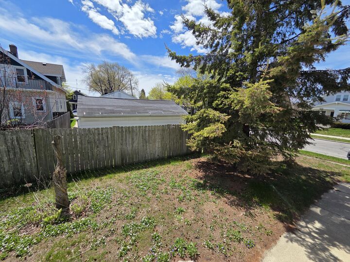Property Photo:  2317 S 9th St  WI 53081 