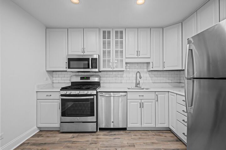 Property Photo:  525 S Cleveland Avenue 104  IL 60005 