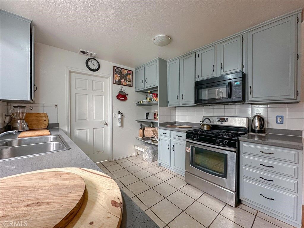Property Photo:  10330 E Avenue R14  CA 93543 