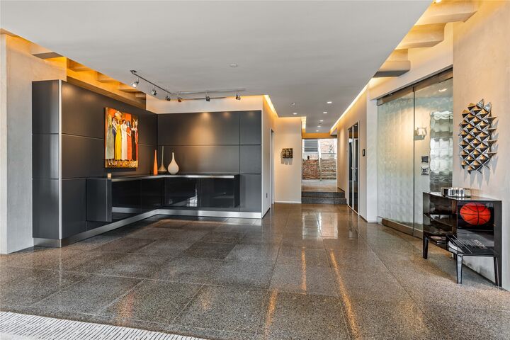 Property Photo:  131 S Higgins Avenue 4th Floor  MT 59802 