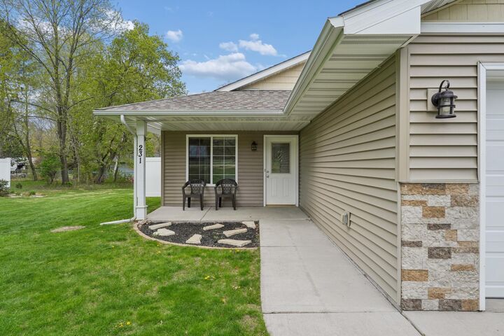 Property Photo: 231 State Road 35 WI 54009