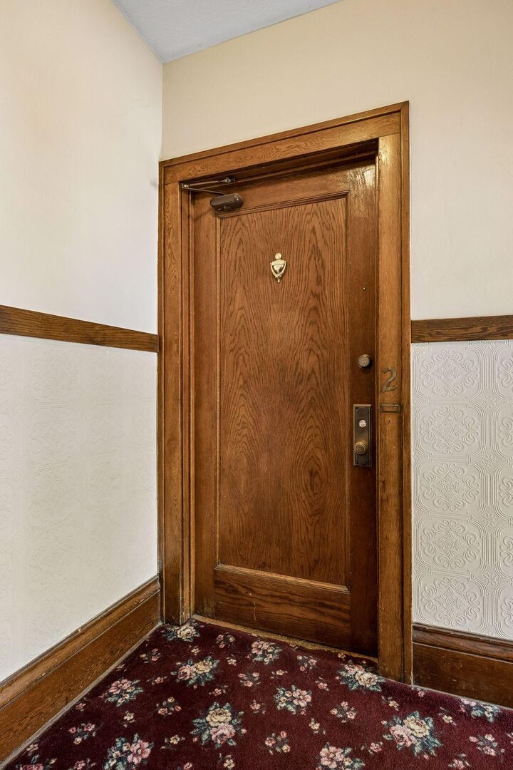 Property Photo:  992 Dayton Avenue 2  MN 55104 