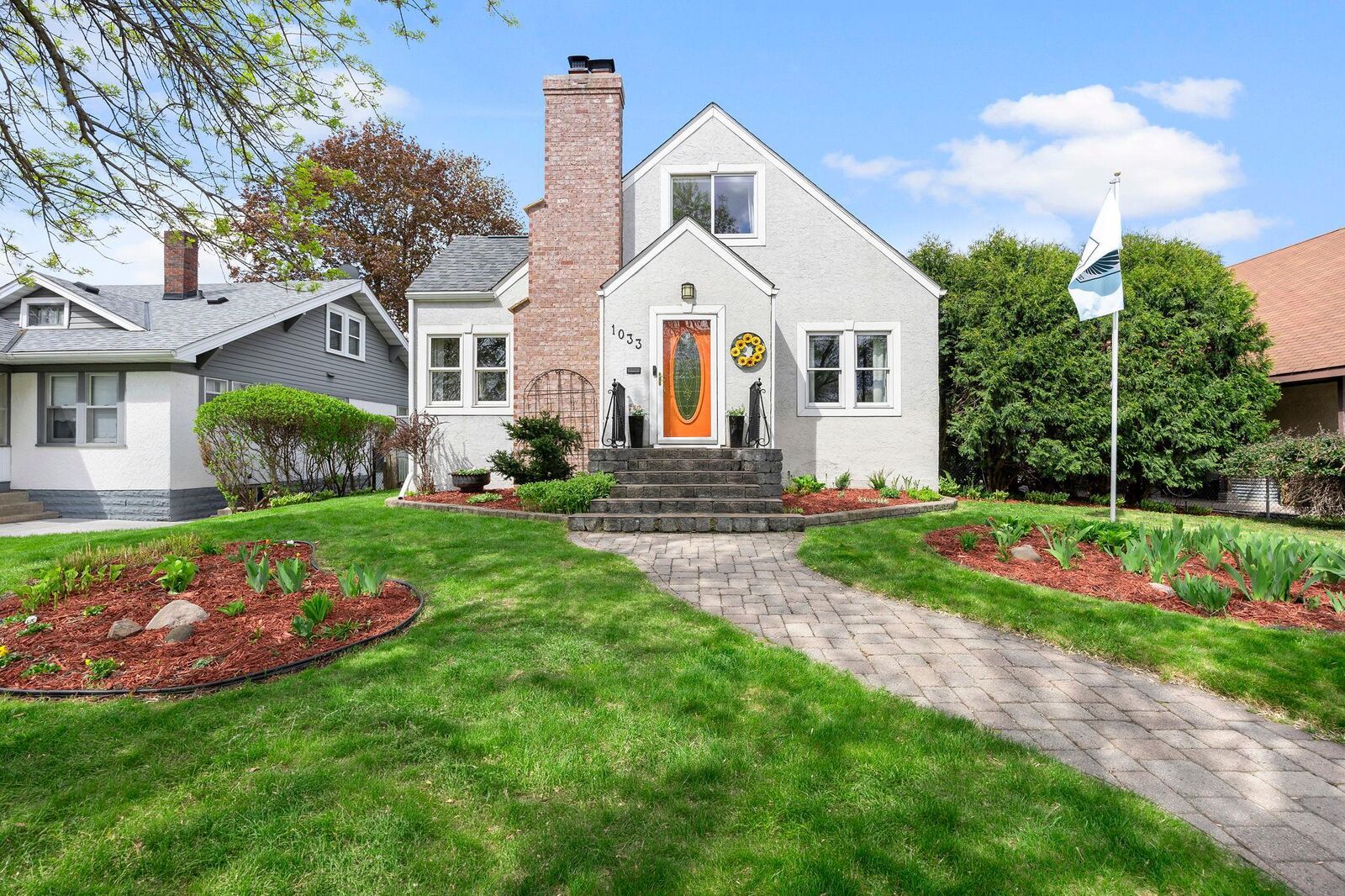 Property Photo:  1033 Smith Avenue S  MN 55118 