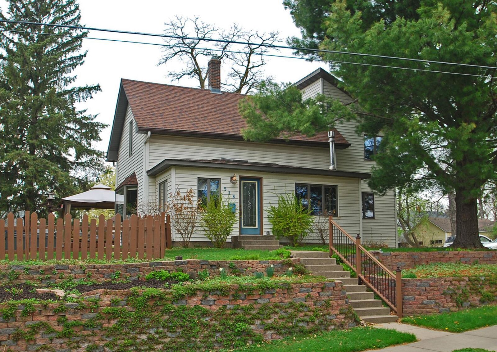Property Photo:  518 Holcombe Street S  MN 55082 