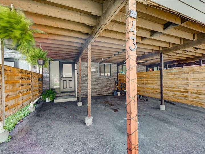 Property Photo:  135 Chalmers Street S 43  ON N1R 6M2 