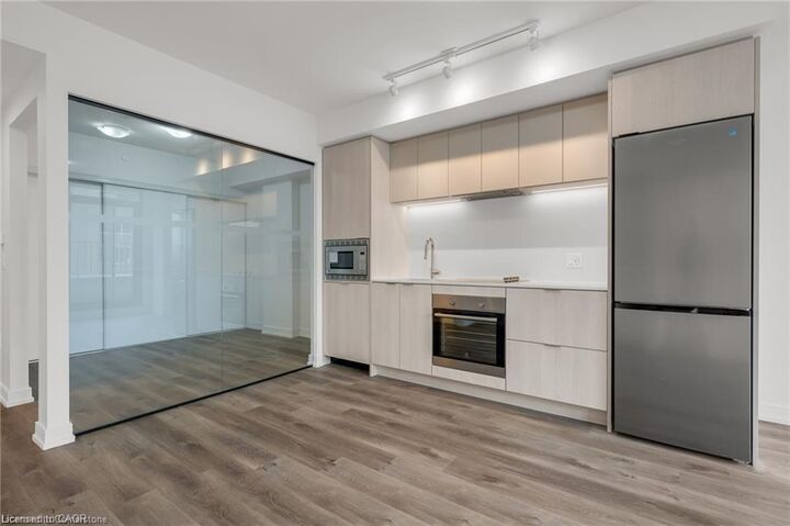Property Photo:  1 Jarvis Street 526  ON L8L 2H7 