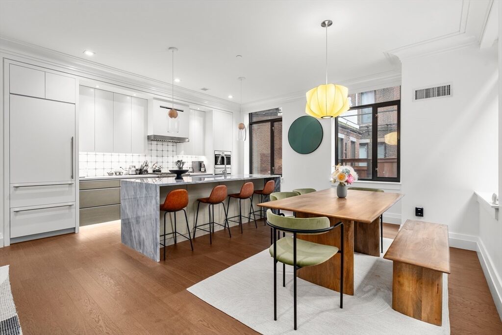 Property Photo:  45 Temple St 102  MA 02114 