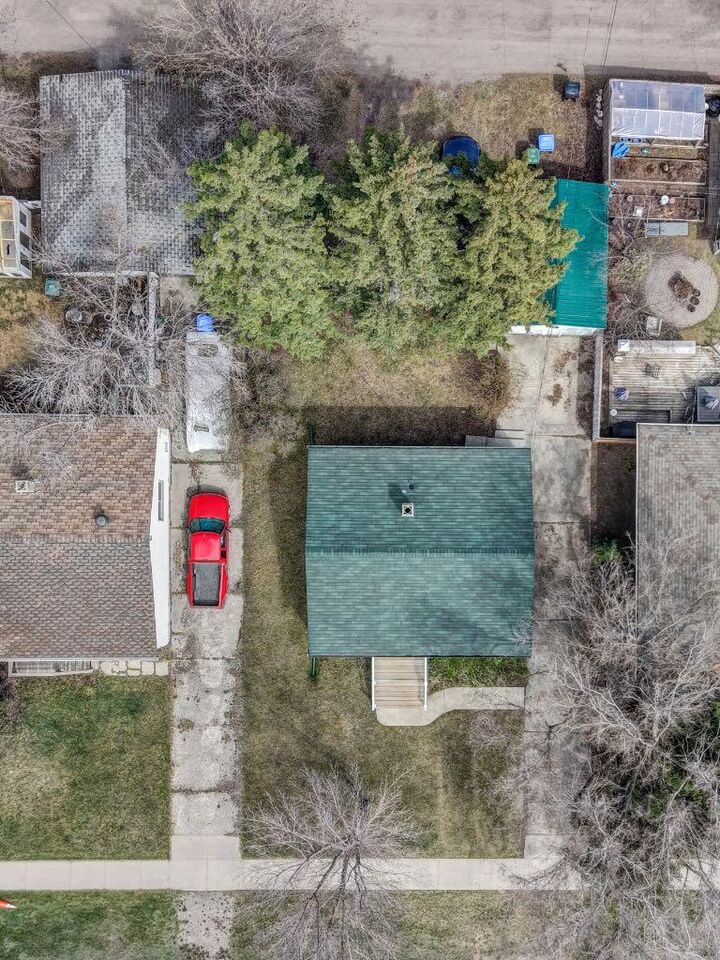 Property Photo: 3432 3 Avenue NW AB T2N 0M3
