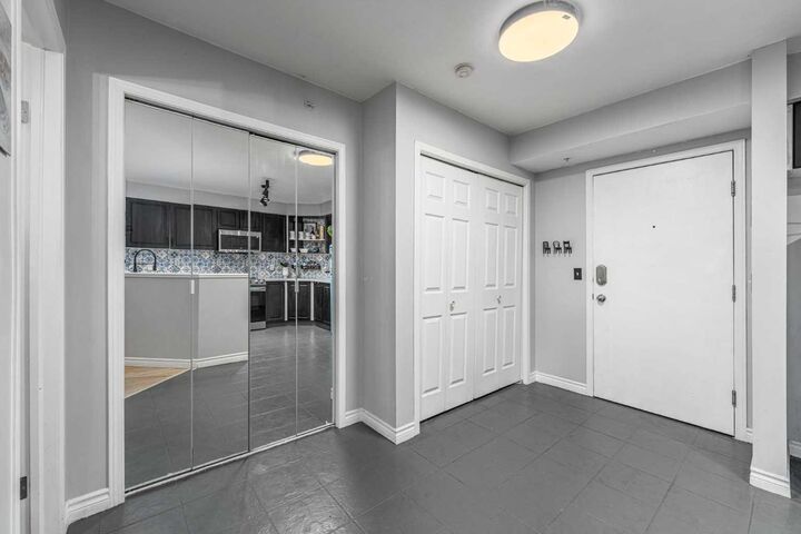 Property Photo:  1121 6 Avenue SW 1004  AB T2P 5J4 