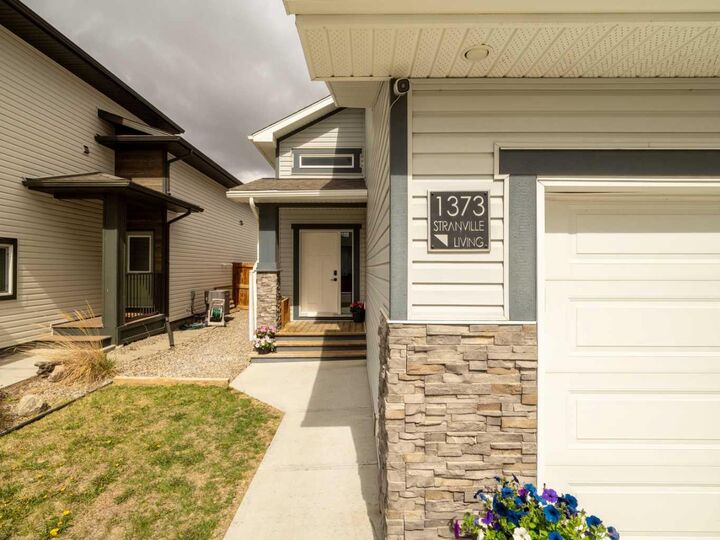 Property Photo:  1373 Pacific Circle W  AB T1J 5V3 