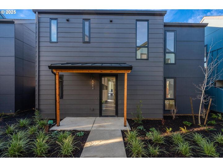 Property Photo: 5486 SE Boise St OR 97206