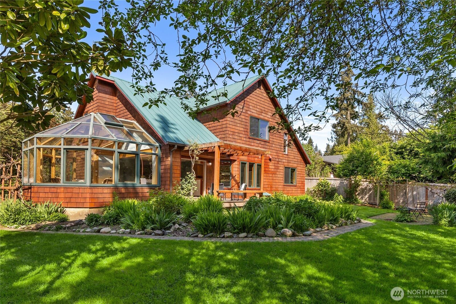 Property Photo:  932 NW Nakata Avenue  WA 98110 