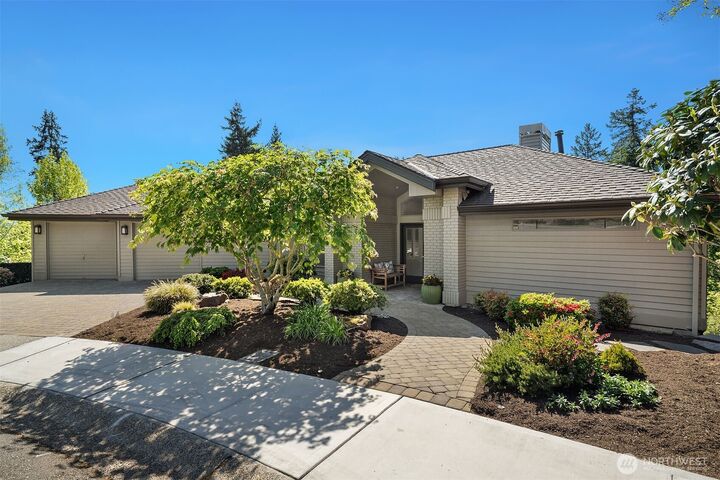 Property Photo:  11257 NE 37th Place  WA 98004 