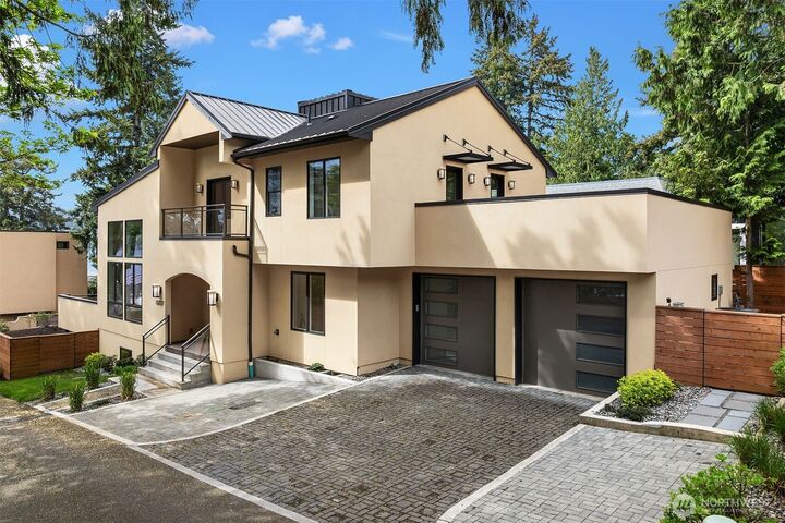 Property Photo:  13327  Holmes Point Drive NE  WA 98034 