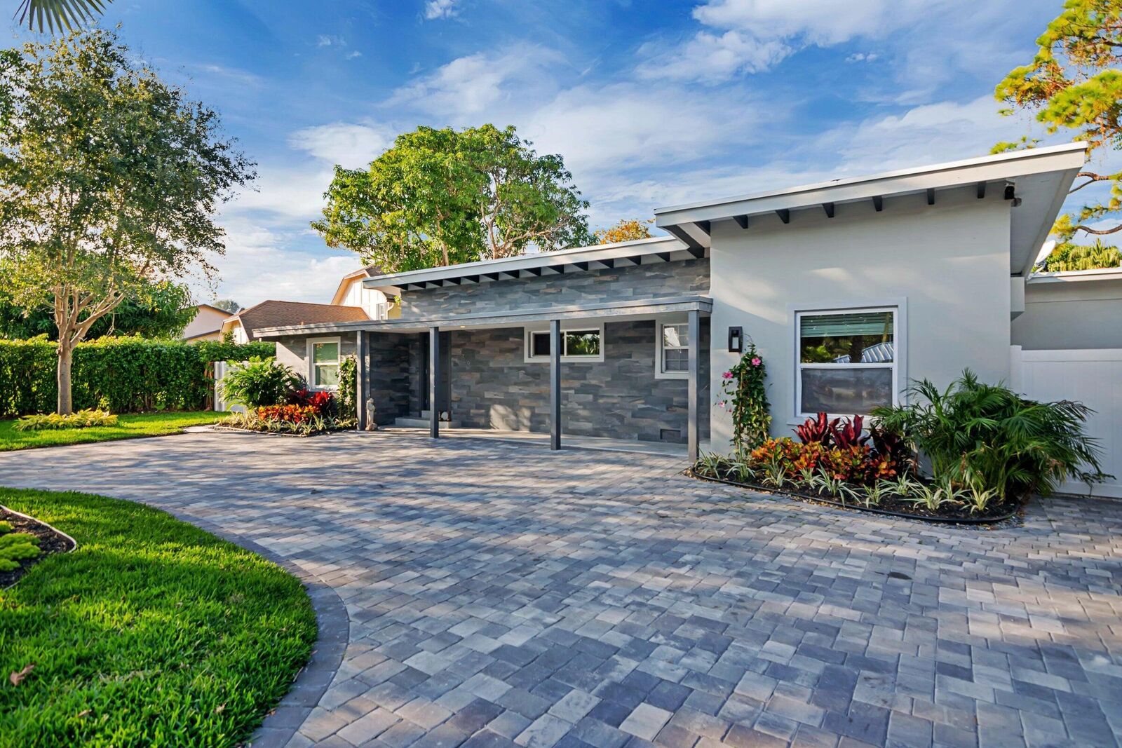 Property Photo:  959 SW 18th Street W  FL 33486 