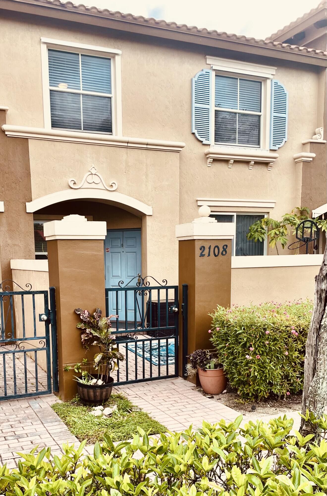 Property Photo:  2914 Hope Valley Street 2108  FL 33411 