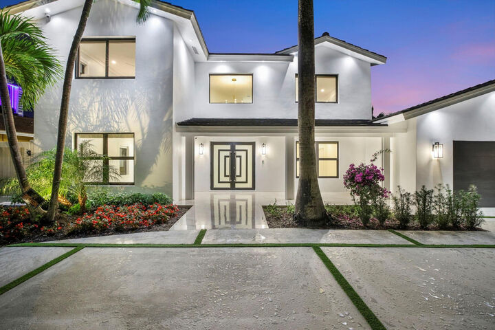 Property Photo:  3316 NE 37th Street  FL 33308 