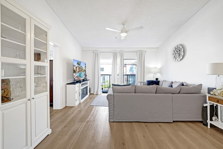 Property Photo: 2125 SE 10th Avenue 1008 FL 33316