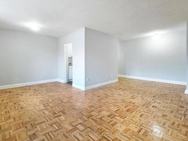 Property Photo:  37 Peel Street 100  ON L4M 3L1 
