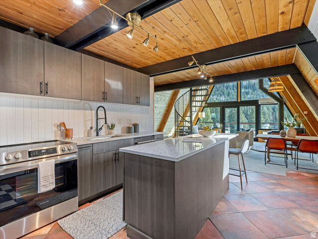 Property Photo:  9342 E Moose Haven Ln  UT 84121 