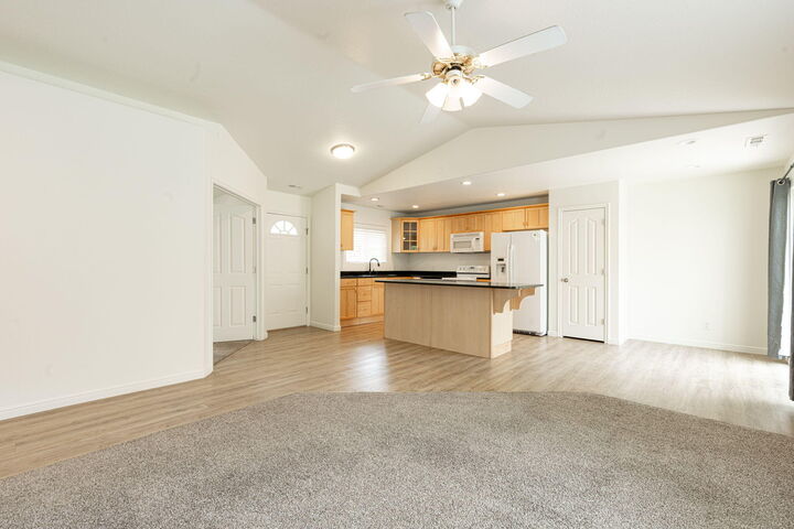 Property Photo:  524 S Indian Hills Dr 9  UT 84770 