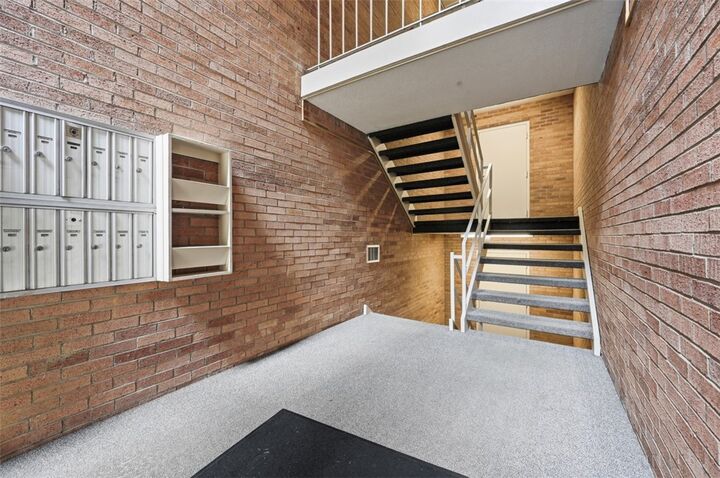 Property Photo:  934 Forest Green Dr  PA 15108 