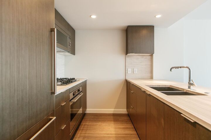 Property Photo:  125 E 14th Street 701  BC V7M 2H8 