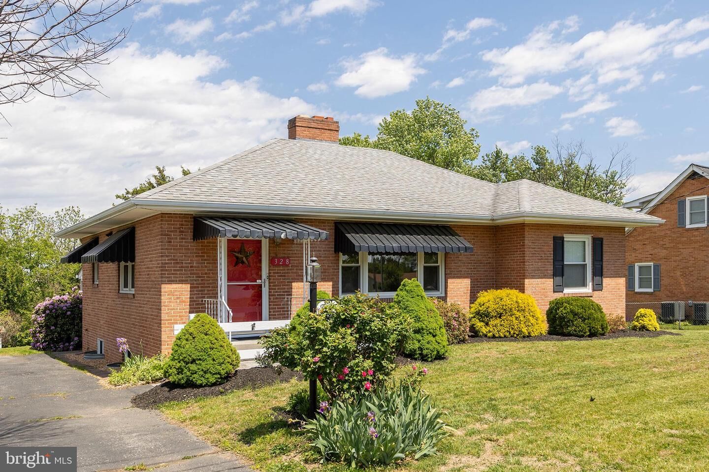 Property Photo: 328 Longview Avenue VA 22601