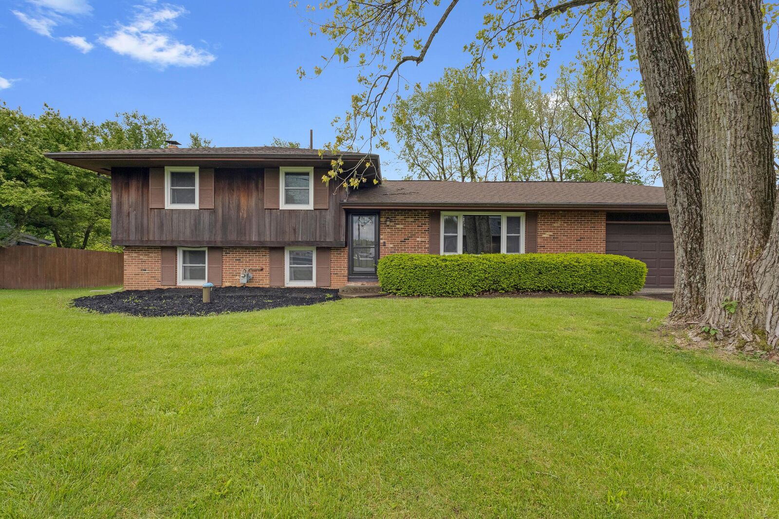 Property Photo: 75 Hiawatha Trail OH 43023