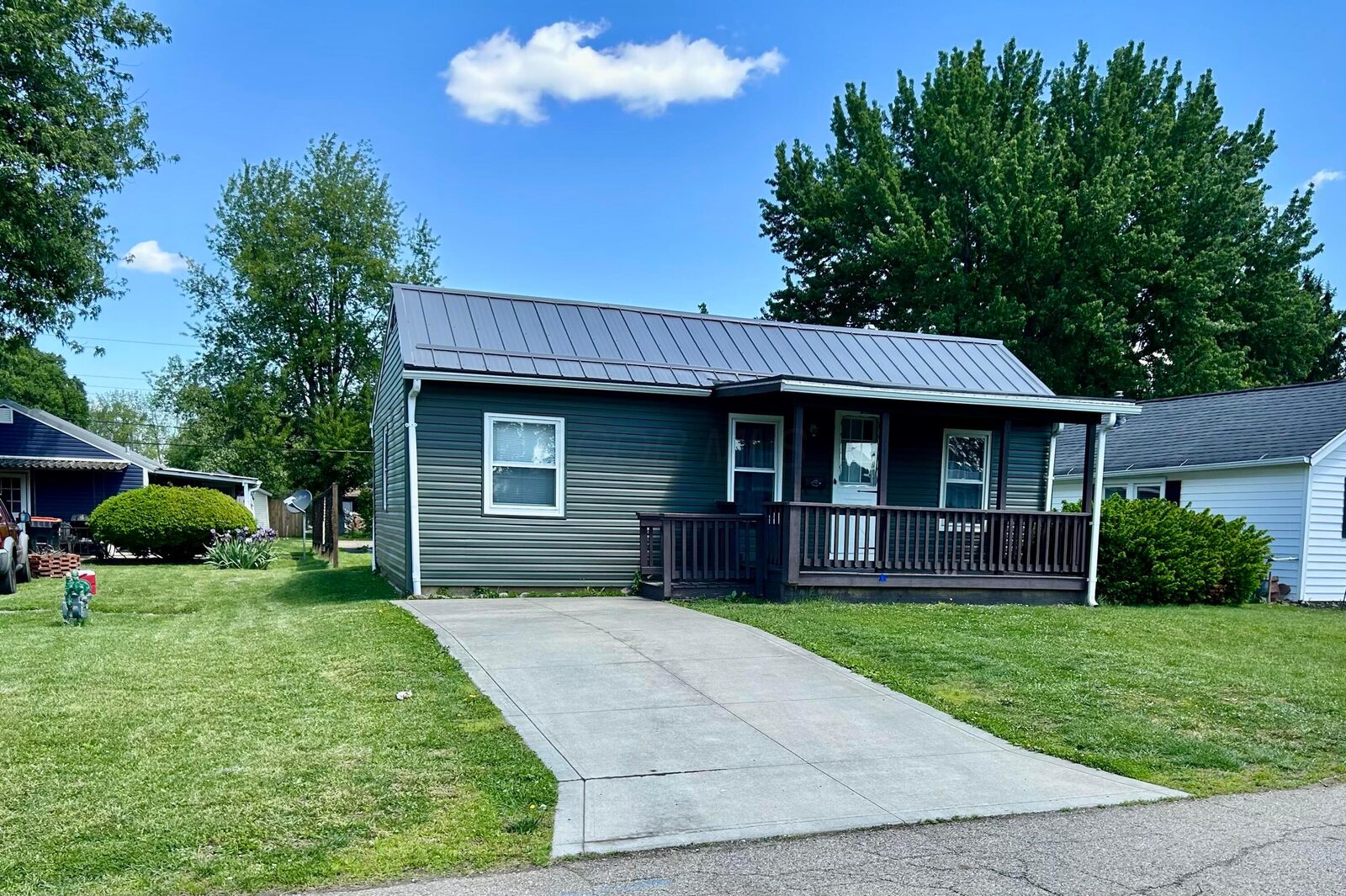 Property Photo:  952 Weiant Avenue  OH 43055 