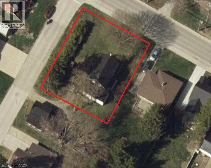 740 Elma Street West — photo 1
