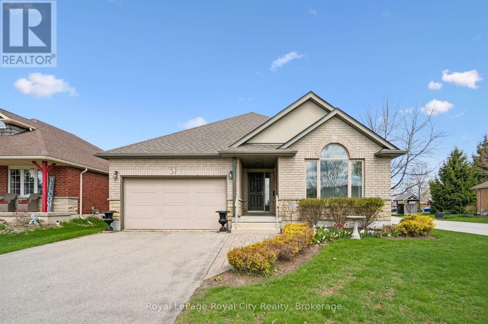 Property Photo:  27 Elkin Court 19  ON N1M 0A6 