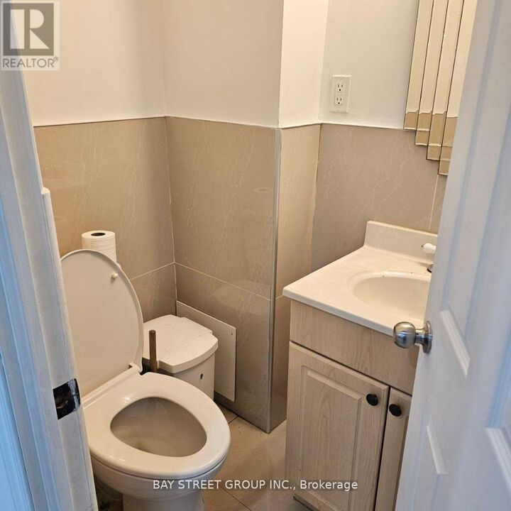 Property Photo:  63 Yorkland Street 2  ON L4C 9Z4 