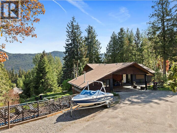 Property Photo: 2499 Ridgeview Place BC V0E 1H2