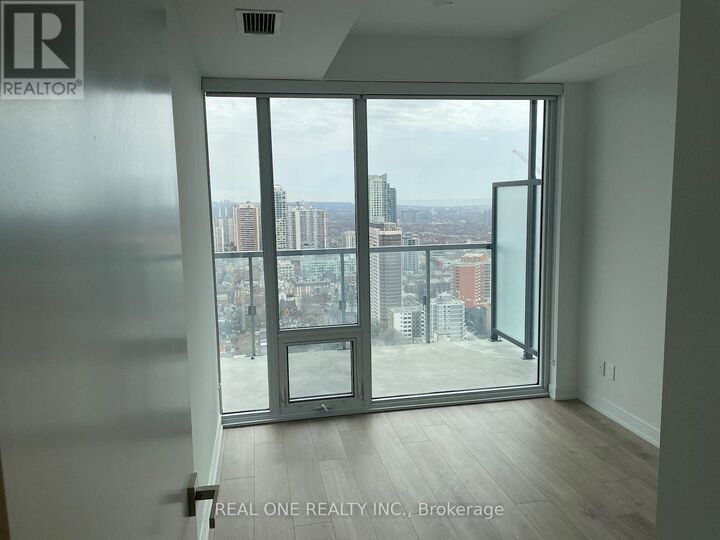 Property Photo:  3 Gloucester Street 3704  ON M4Y 0C6 