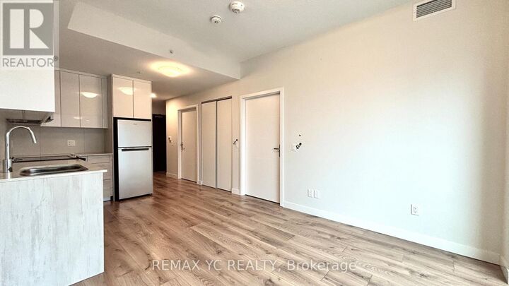 Property Photo:  60 Frederick Street 405  ON N2H 0C7 