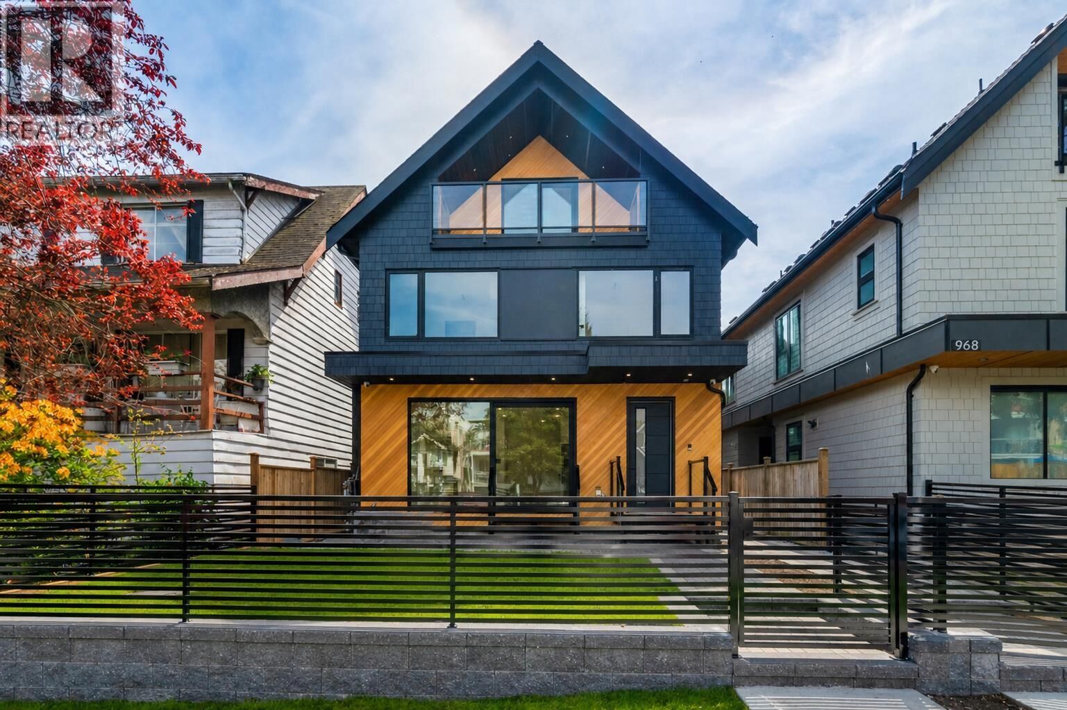Property Photo:  950 W 17th 1  BC V5Z 1V4 
