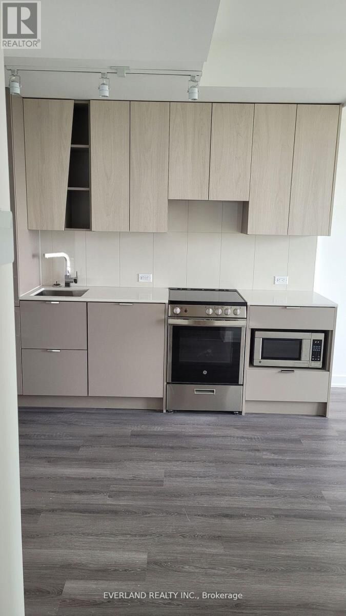 Property Photo:  3883 Quartz Road 908  ON L5B 4M6 
