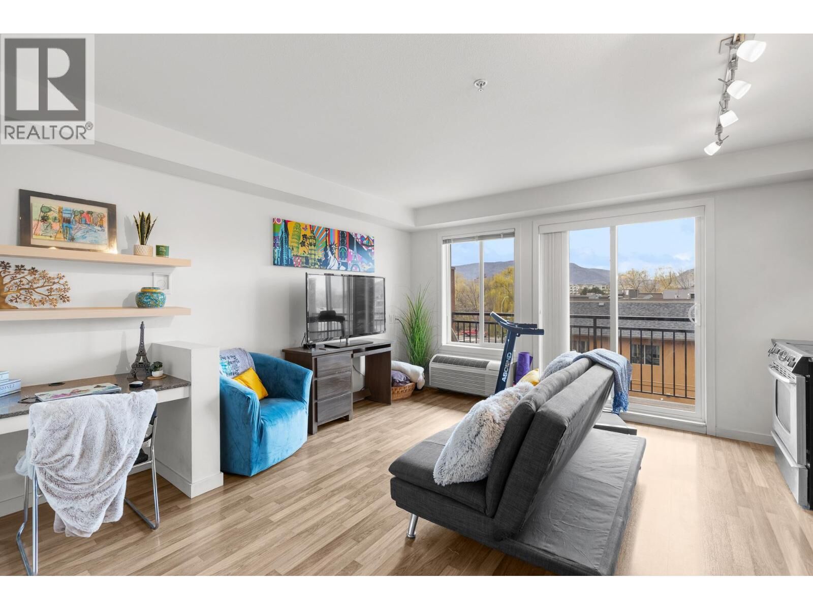 Property Photo:  1550 Dickson Avenue 316  BC V1Y 4B7 