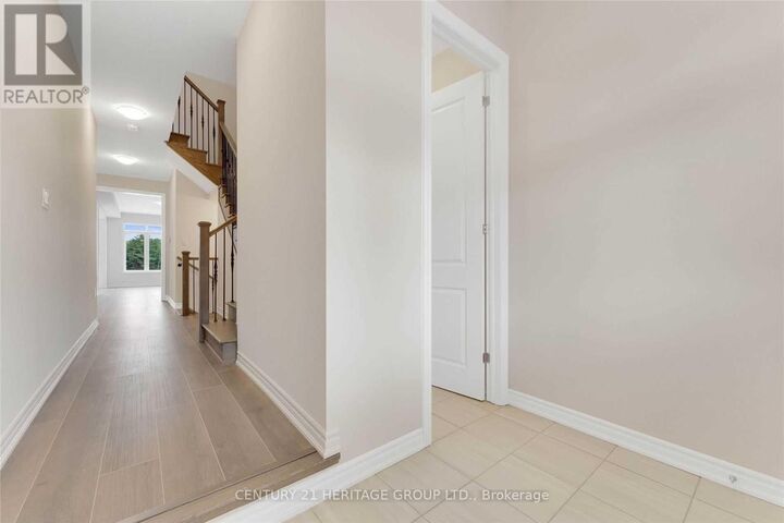 Property Photo:  82 Ferragine Crescent  ON L3Z 4K2 