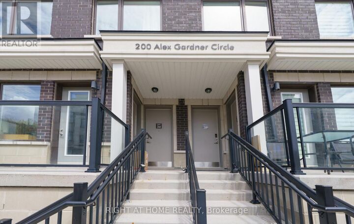 Property Photo:  200 Alex Gardner Circle 34  ON L4G 3G5 