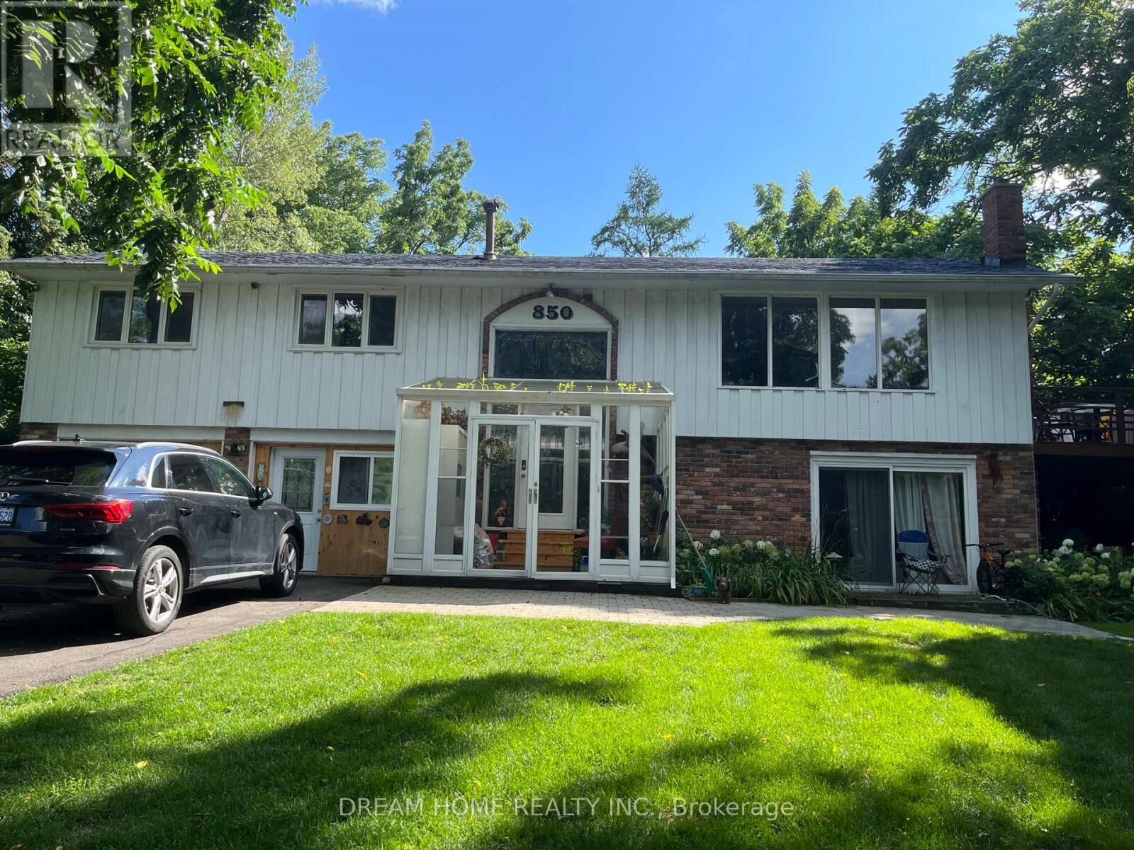 Property Photo:  850 Clarkson Road South Room A  ON L5J 2V3 