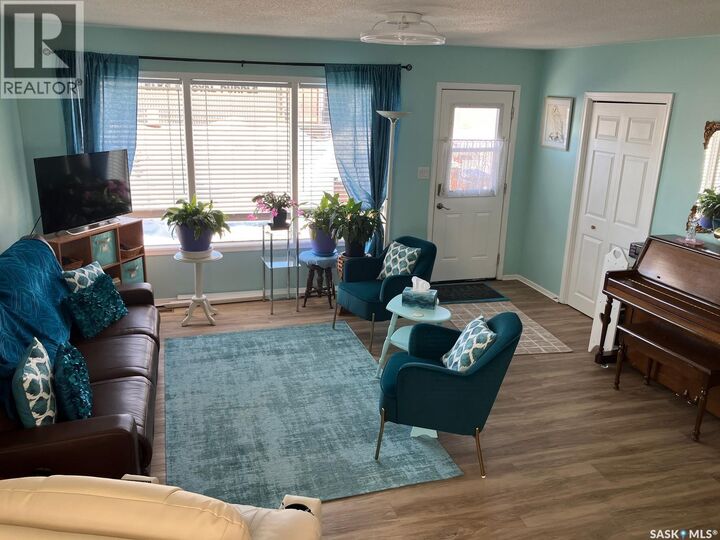 Property Photo:  311 1st Street W  SK S0E 1E0 